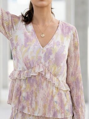 DR2 Women's Medium Purple Gold Floral Pleated Blouse Top Long Sleeves